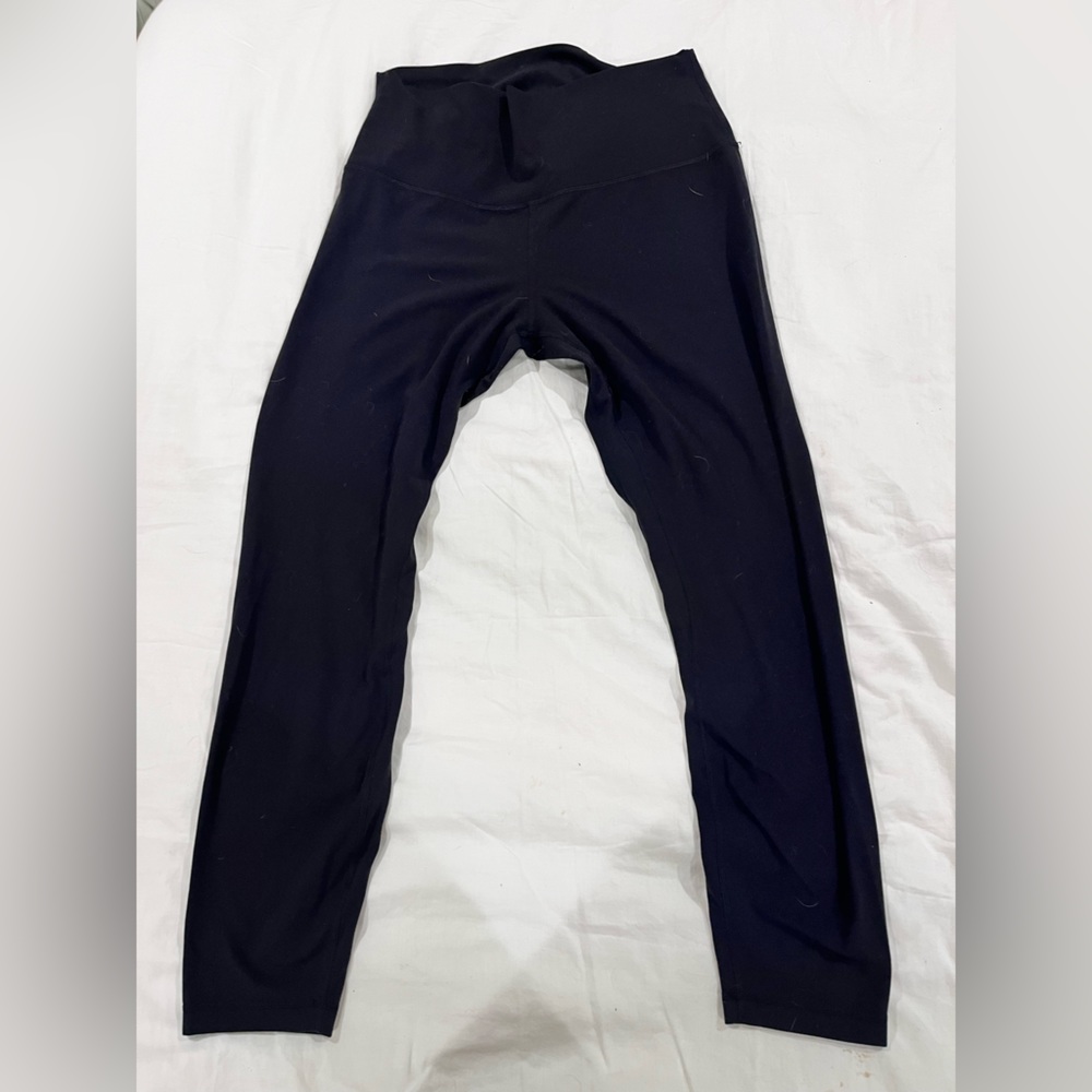 EUC Lululemon Align Leggings. Black Size 10. 25” length.